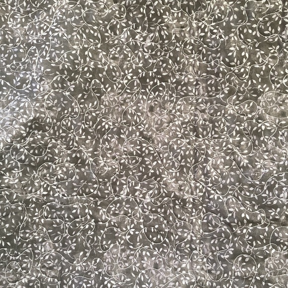 Brand new handmade quilt deminsions 48 inches x 42 inches - Picture 4 of 4